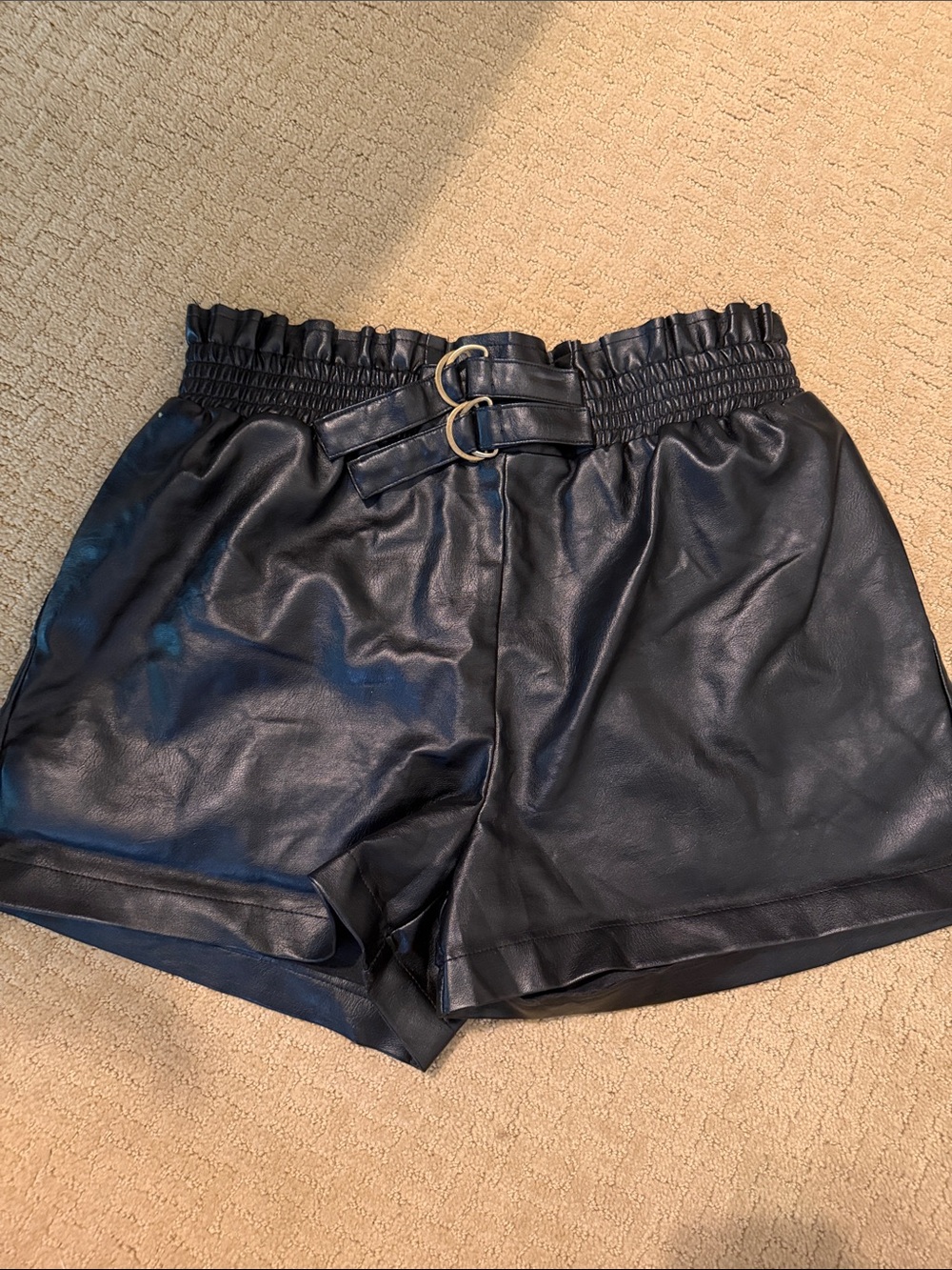 Black Leather Like Paper Bag Cinch Buckle Shorts Large Umgee